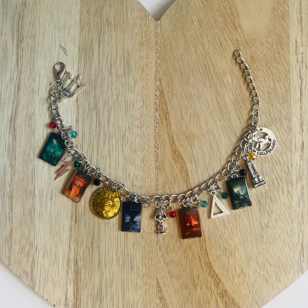 NEW Silver Tone Harry Potter Movie Charm Bracelet with Multicolor Accents✨